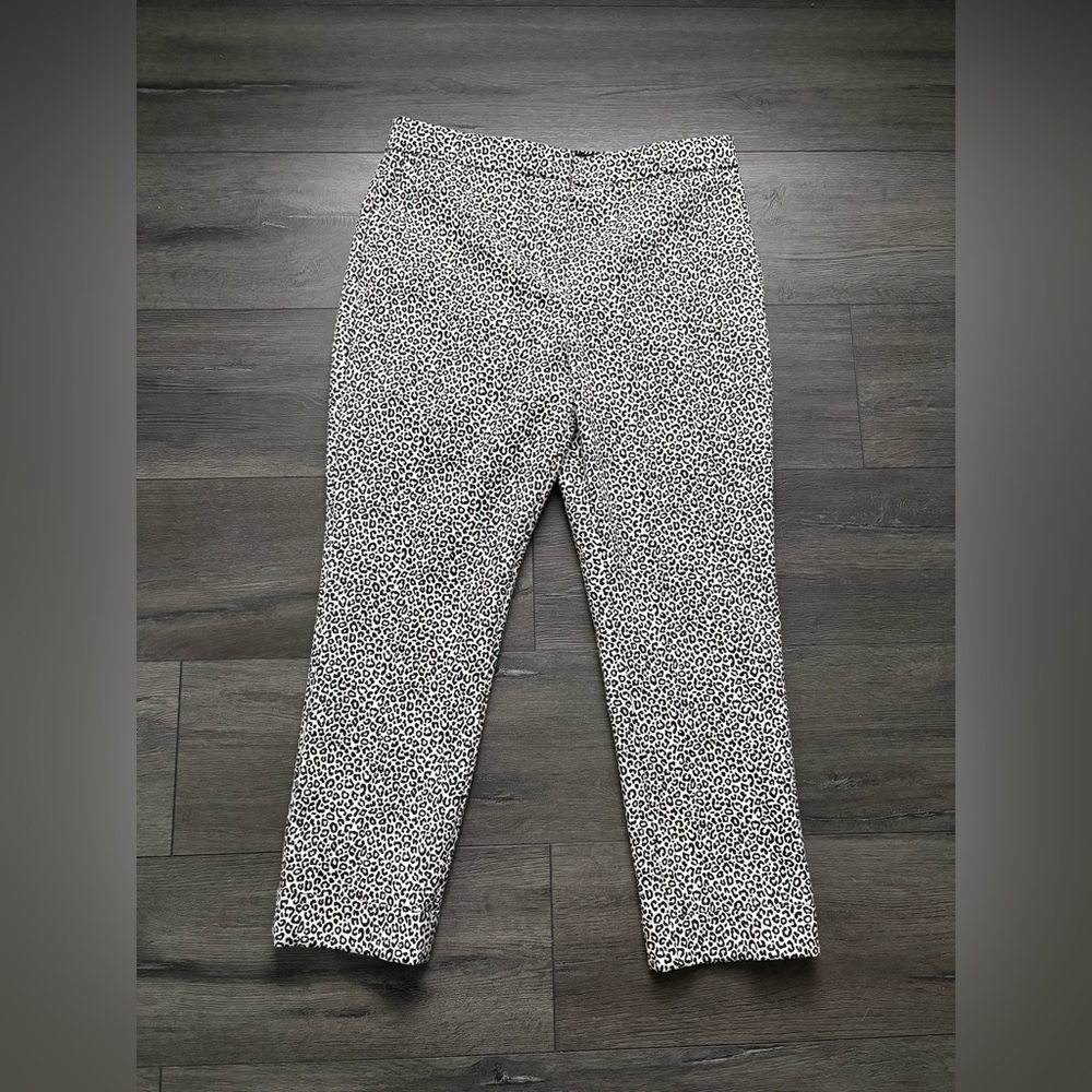 Ann Taylor Women's Black and White Cheetah Print Cuffed Ankle Pants Size 8P